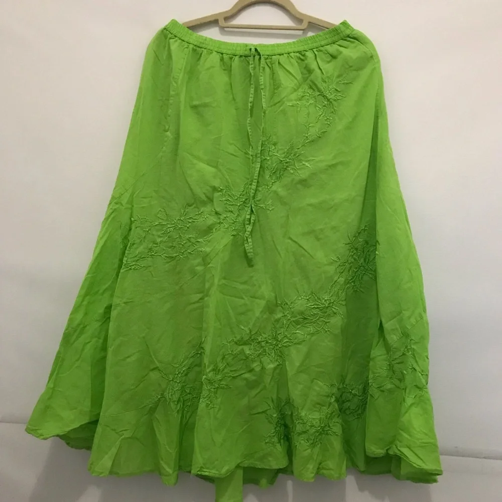 Metro Wear Green Women's Skirt Size XL